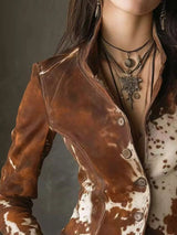 Blazer bicolor con estampado de vaca y cuello en V