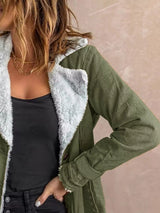 Trench acolchado sherpa con solapa