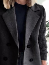 Chaqueta de punto canalé con solapa y doble botonadura