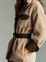 Chaqueta sherpa con detalles de piel sintética