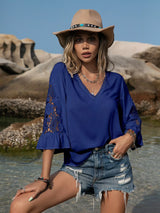 Blusa plisada con detalle de encaje y manga 3/4