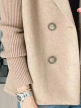 Chaqueta de punto canalé con solapa y doble botonadura