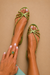 SARA | Sandalias Doradas Esencia de Verano