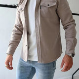 Sobrecamisa de ante con doble bolsillo detalle