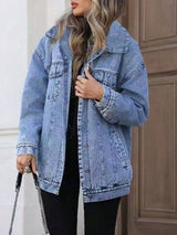 Cazadora vaquera oversize lavada con bolsillos