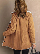 Trench acolchado sherpa con solapa