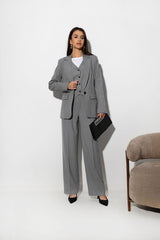 Blazer con solapa, botones y bolsillos