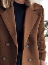 Chaqueta de punto canalé con solapa y doble botonadura