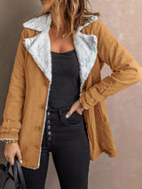 Trench acolchado sherpa con solapa